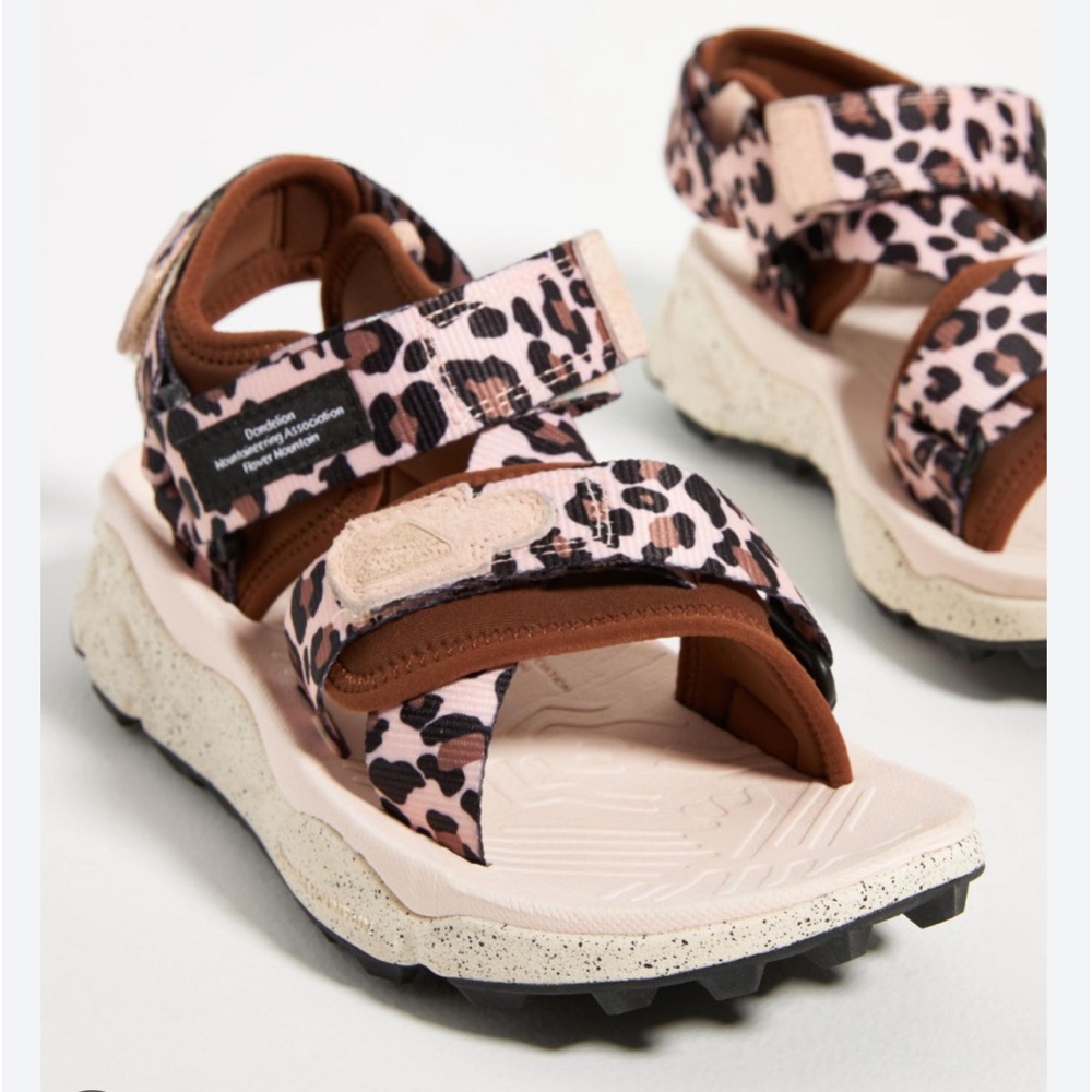 Flower mountain sandals size 6 womens eu 36.